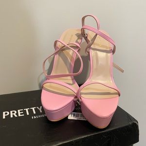 Pretty Little Thing strappy platform sandal with box